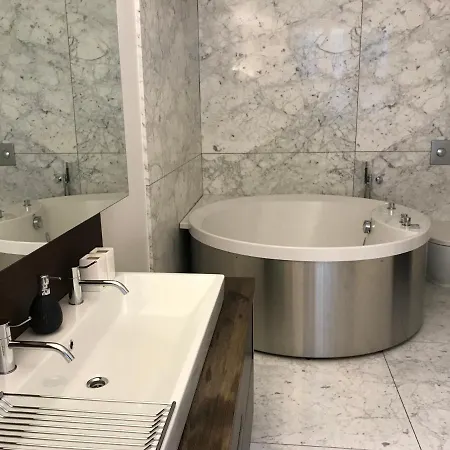 Design With Main Square View And Jacuzzi Апартаменты Таллин