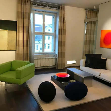 Апартаменты Design With Main Square View And Jacuzzi Таллин
