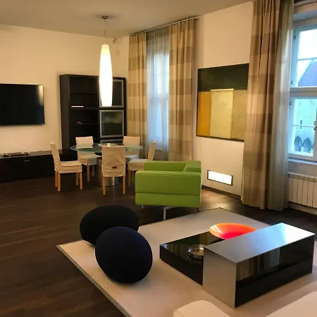 Design With Main Square View And Jacuzzi Апартаменты *